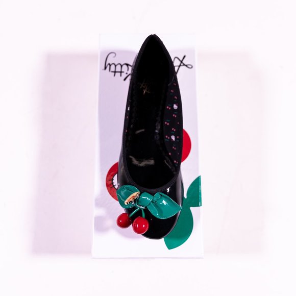 Hello Kitty Cherry Flats - Black - Picture 2 of 3